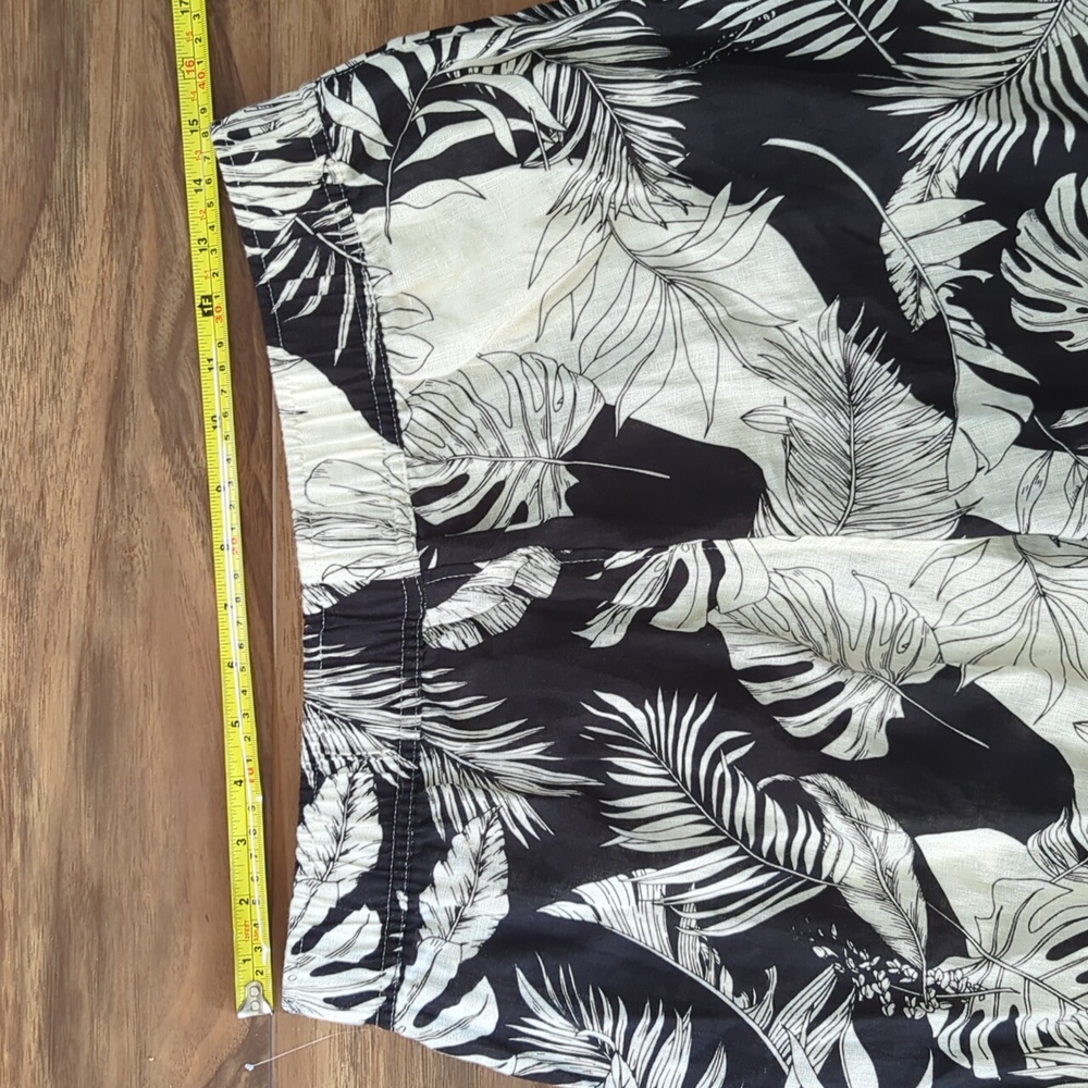 100% Linen Wide Leg Cropped Leaf Graphic Pants - Picture 7 of 8